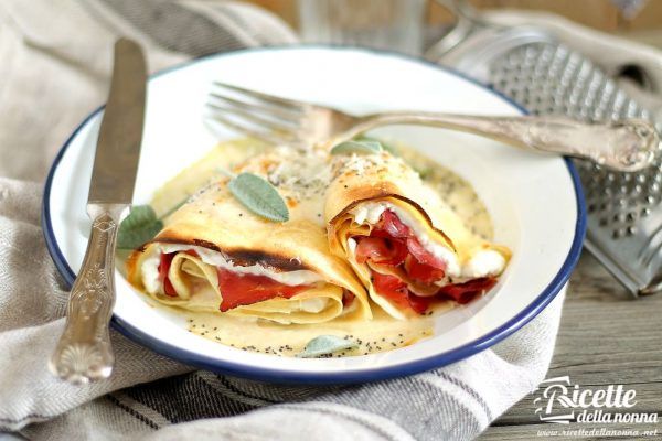 Crespelle con ricotta e speck