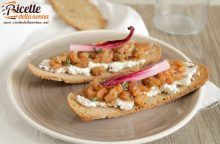 Crostini al salmone