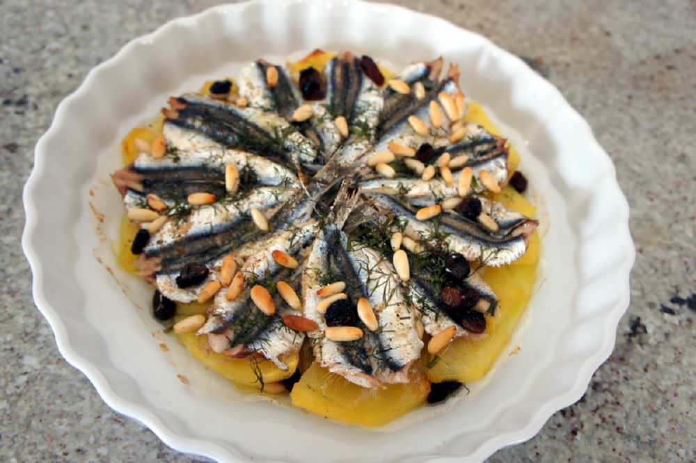 Tortino di alici e patate con finocchietto ricetta e foto