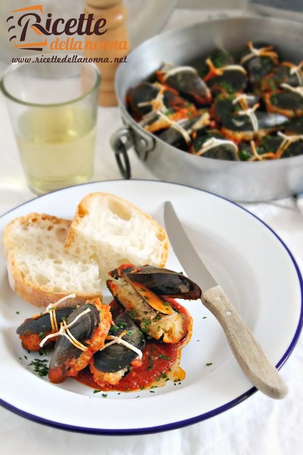 Cozze ripiene al sugo