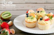 Muffin alla crema con frutta