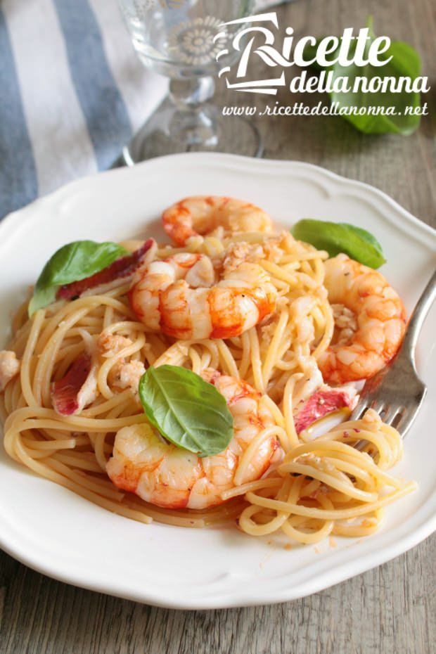 Foto Pasta con gamberi e filetti di triglia