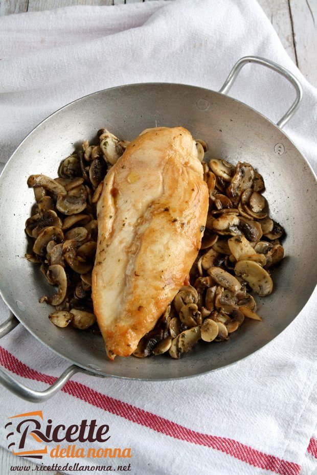 Petti di pollo Marsala e funghi