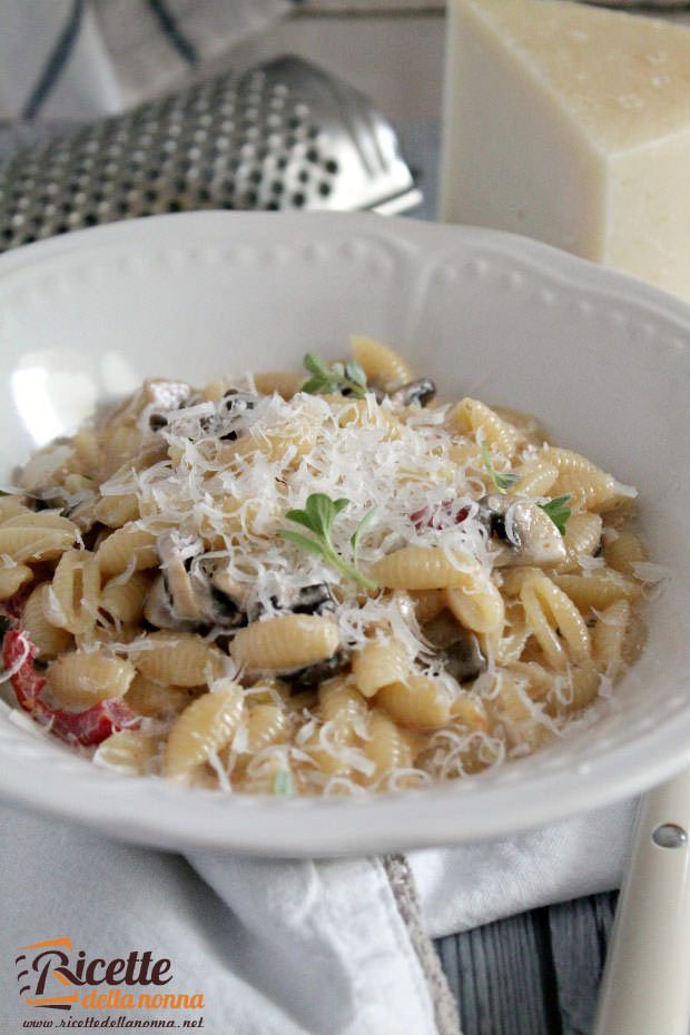 Cavatelli al grano arso e cacioricotta ricetta e foto