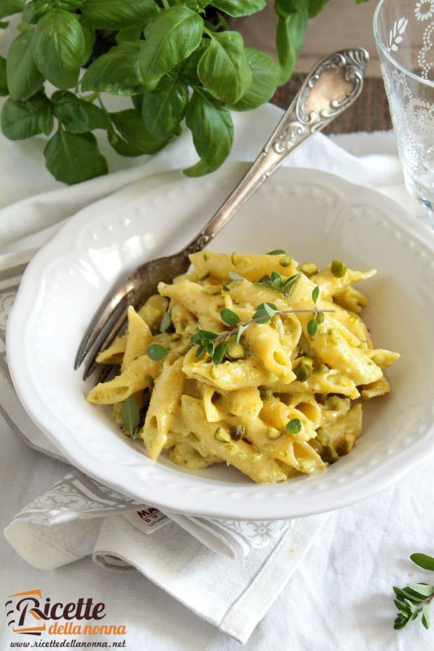 Garganelli al pesto di pistacchi ricetta e foto