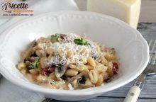 Cavatelli al grano arso al cacioricotta e pepe rosa