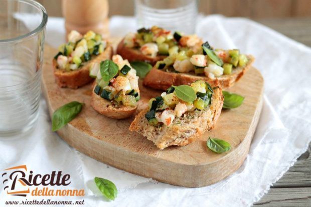 Tartine gamberi e zucchine ricetta e foto