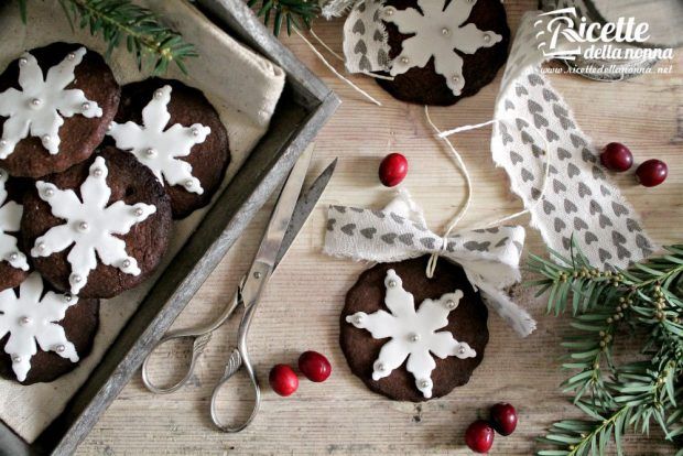 Biscotti di Natale decorati in pasta di zucchero foto e ricetta