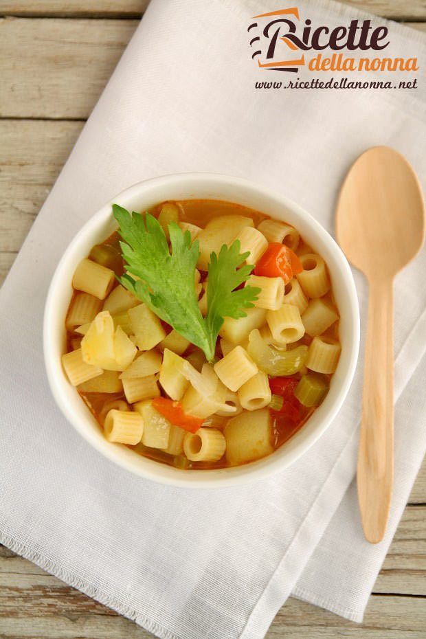 Minestra pasta, patate e sedano ricetta e foto