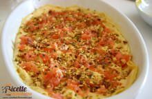 Lasagna al salmone e granella di pistacchio, ricetta originale delle lasagne dal tocco croccante da servire a Capodanno