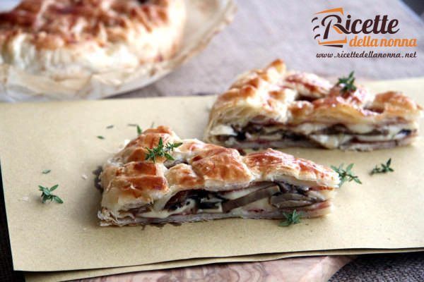 Torta rustica con funghi, mozzarella e speck