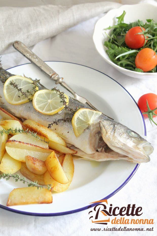 Foto branzino al forno con patate