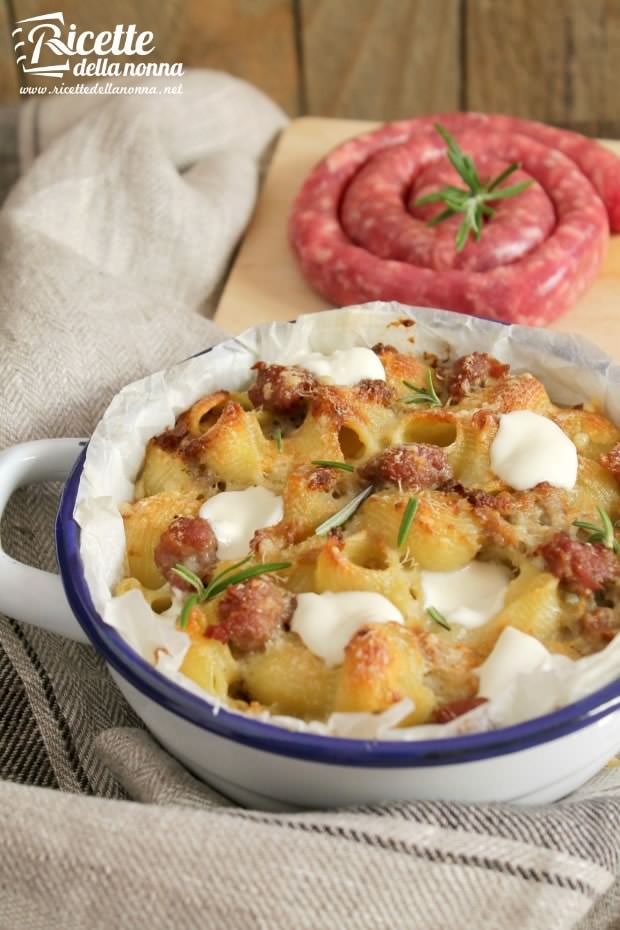 Pasta salsiccia e stracchino al forno