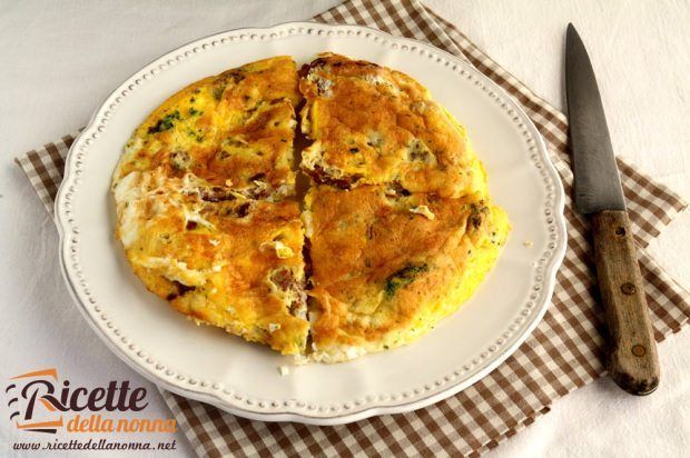 Frittata con salsiccia e speck