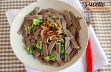 Pizzoccheri con broccoli e cipolle