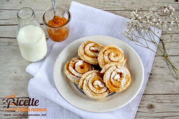 Girelle alla marmellata ricetta e foto