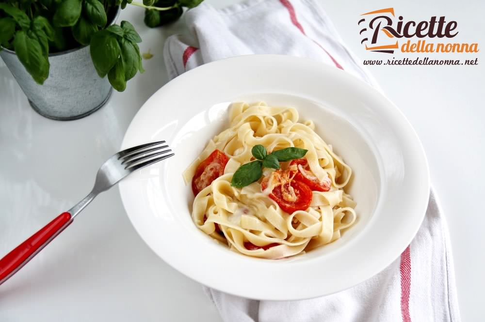 Tagliatelle Appetitose Con Pomodorini Al Forno E Provola Ricette Della Nonna