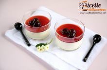 Panna cotta agli agrumi con sciroppo di amarene