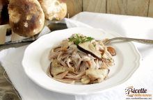 Tagliatelle di castagne ai funghi porcini