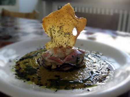 Millefoglie di orto e di mare con gazpacho di verdure ricetta e foto