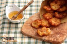 Frittelle di patate dolci con miele e zucchero