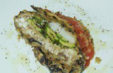 Rotolo di sugarelli, gamberi e verdure