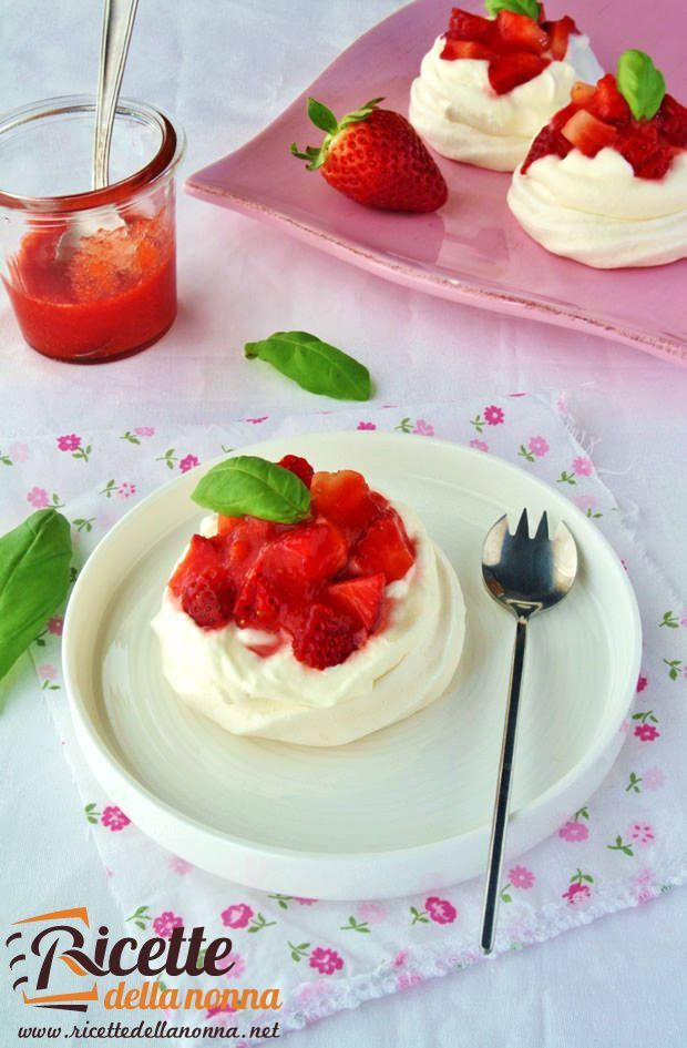 Pavlova alle fragole ricetta e foto