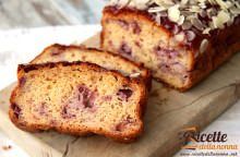 Torta di fragole, mandorle e miele