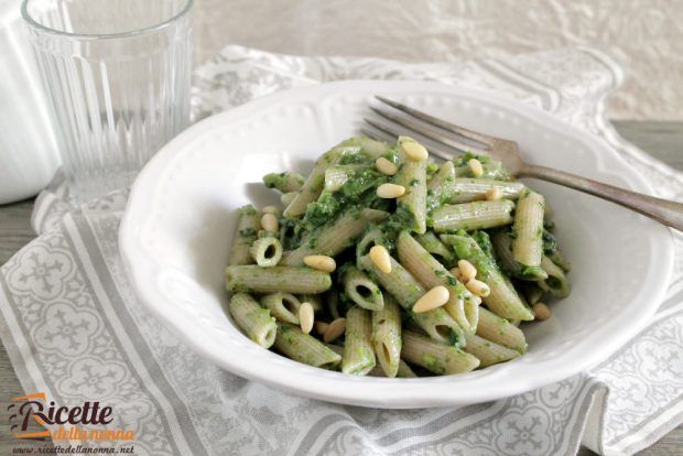 Penne al pesto di tarassaco ricette e foto