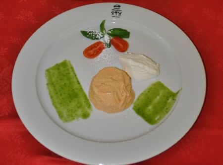 Bavarese di pomodoro, ricotta morbida e basilico ricetta e foto