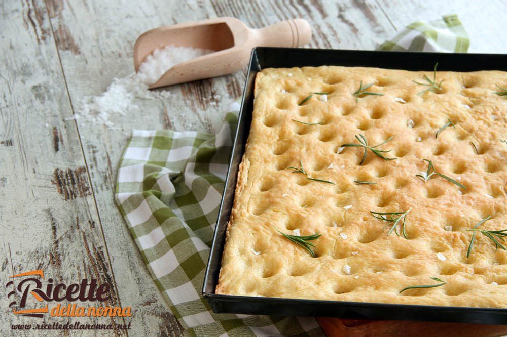 FOCACCIA IN TEGLIA