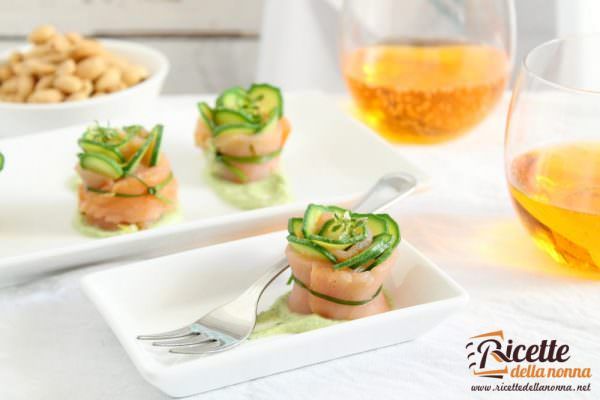 Involtini di salmone e mousse di zucchine