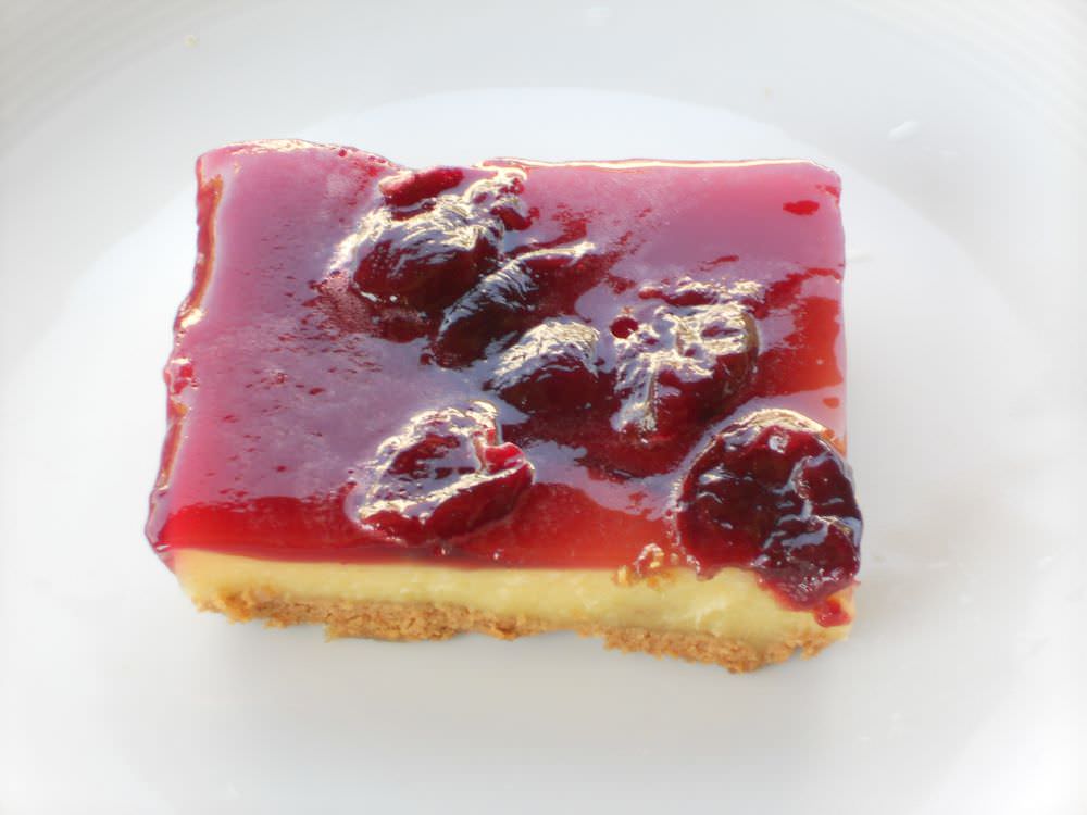 Terrina di crema senza latte, speculoos e ciliegie al Chianti