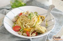 Pasta al pesce spada, fiori di zucca e bottarga