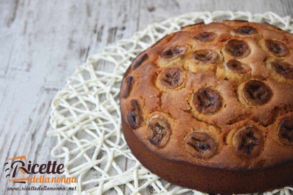 Se ti piace lo yogurt alla banana, è questa la torta che dovresti proprio provare: ricetta facile senza bilancia