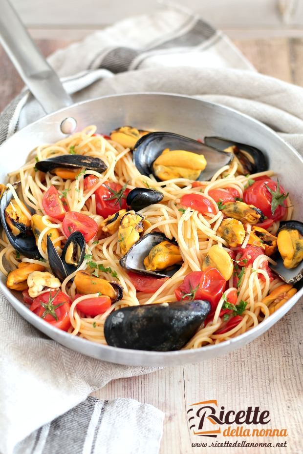 Spaghetti con le cozze ricetta e foto