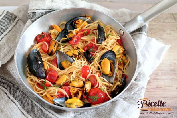 Spaghetti con le cozze ricetta e foto