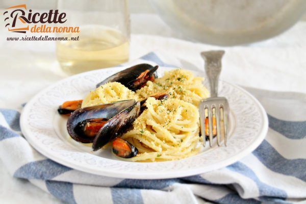 Spaghetti con le cozze in bianco