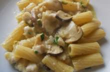 Rigatoni alla gallinella e funghi porcini