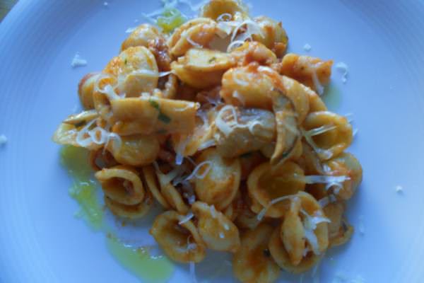 Foto di Orecchiette con salsiccia e funghi