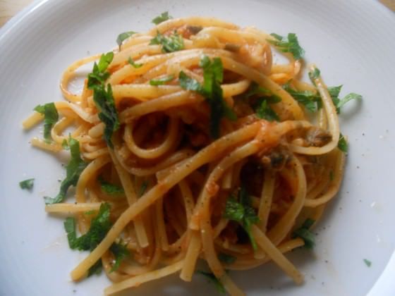 Linguine al sugo di tonno, melanzane e limone ricetta e foto