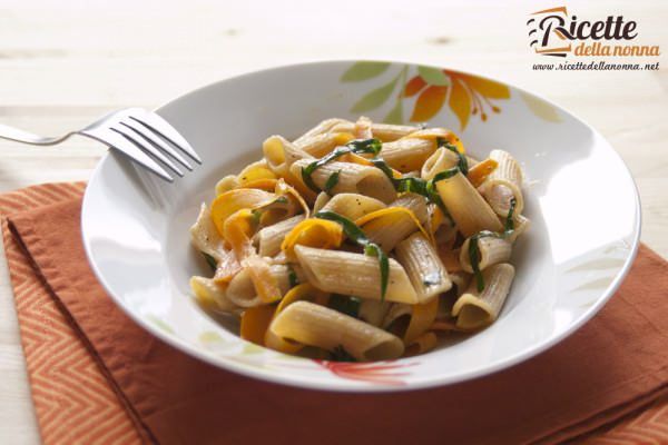 Penne carote e spinaci, la ricetta a prova di vegetariani