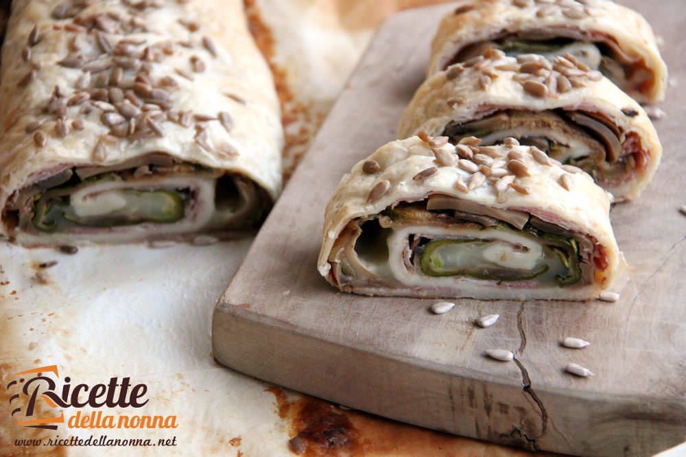 Ricetta Rotolo Di Pasta Sfoglia Con Verdure Prosciutto Cotto E Mozzarella Ricette Della Nonna