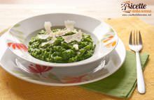 Risotto con spinaci e riccioli di formaggio