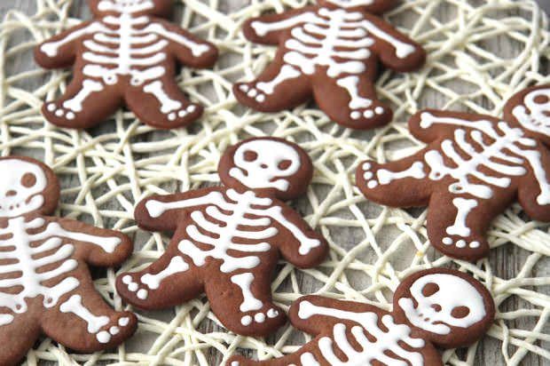 Scheletro biscotti di Halloween ricetta e foto