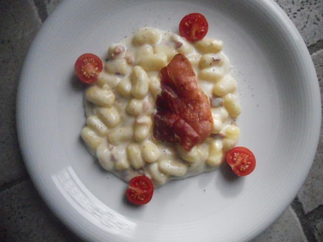 Gnocchetti con speck, stracchino e fontina | Ricette della Nonna