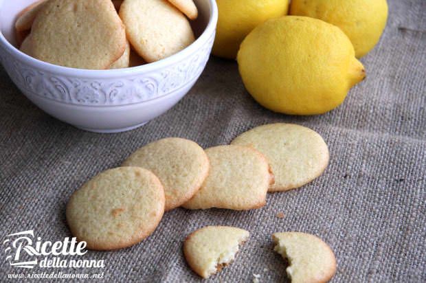 Biscotti al limone e all'olio di oliva