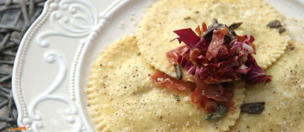 Ravioli radicchio e speck ricetta e foto