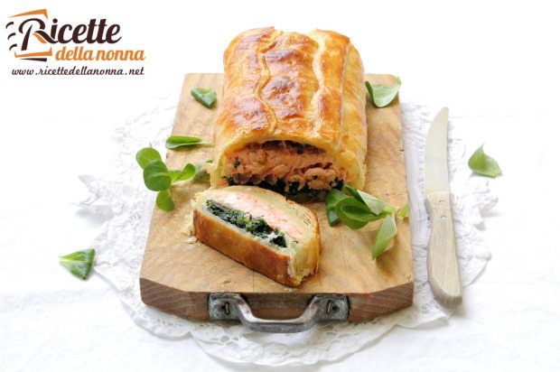 Strudel di salmone agli spinaci e pomodorini secchi