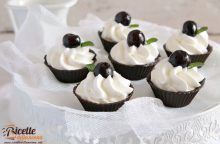 Crema di ricotta in pirottini di cioccolato